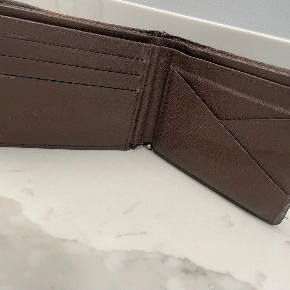 Louis Vuitton includes damier